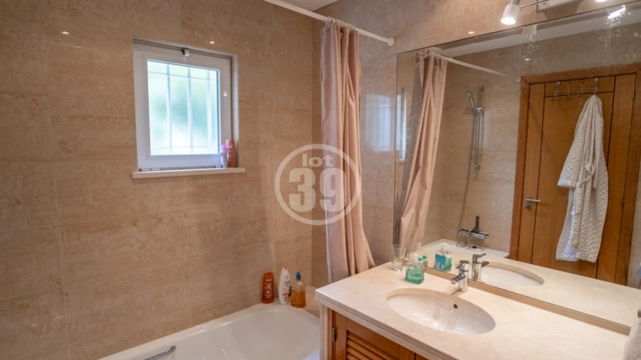 Moradia T4 para Venda em Albufeira e Olhos de Água Foto 23