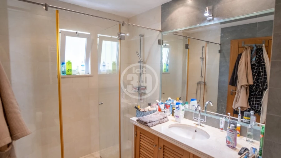 Moradia T4 para Venda em Albufeira e Olhos de Água Foto 29