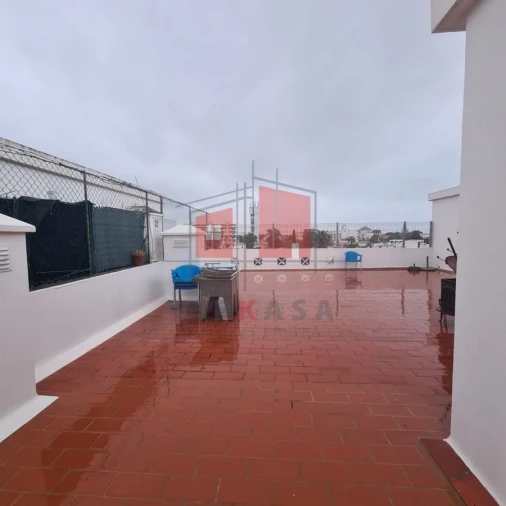 Apartamento T2 para Venda em Quarteira Foto 9