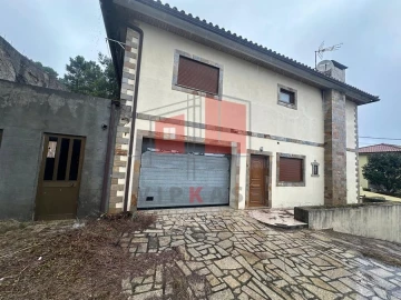 Moradia T3 para Venda em Alijo