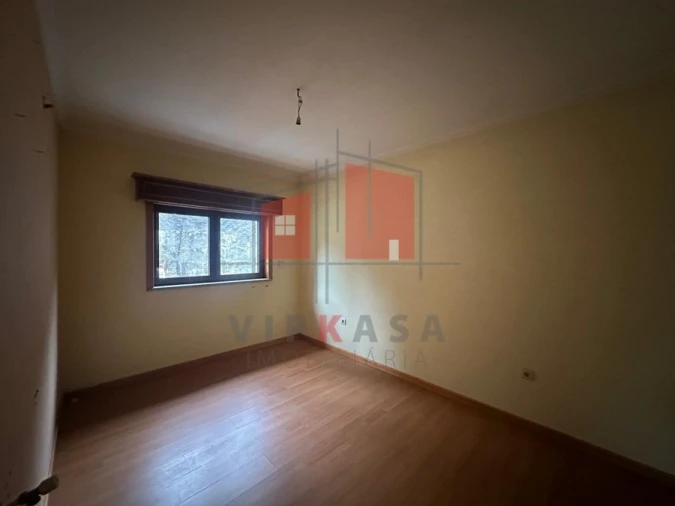 Moradia T3 para Venda em Alijo Foto 12