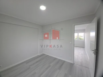 Apartamento T3 para Venda em Laranjeiro e Feijó