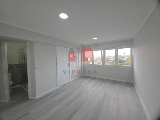 Apartamento T3 para Venda em Laranjeiro e Feijó Foto 4
