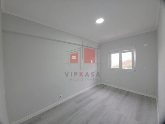Apartamento T3 para Venda em Laranjeiro e Feijó Foto 6