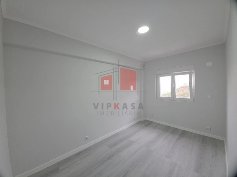 Apartamento T3 para Venda em Laranjeiro e Feijó Foto 6
