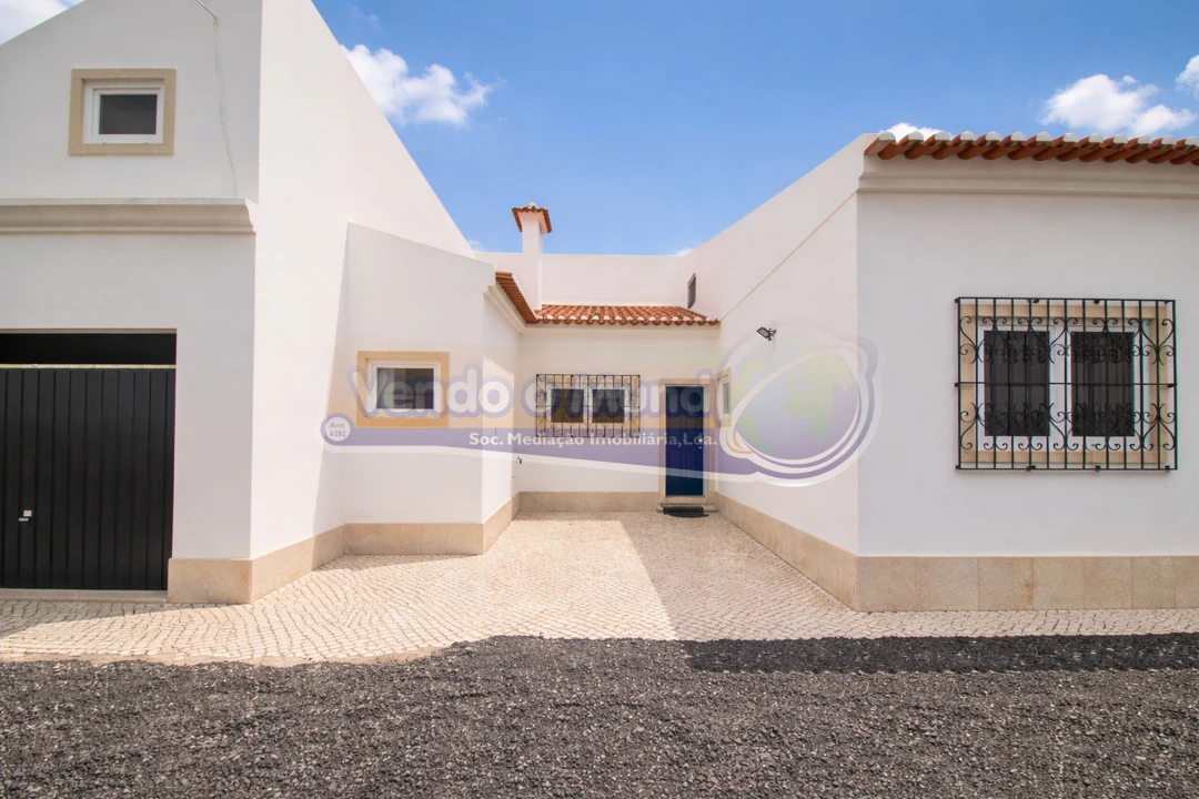 Moradia T7 para Venda em Benavente Foto 4