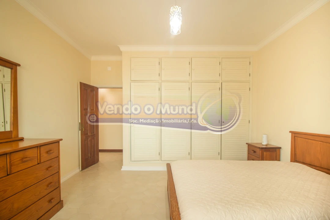 Moradia T7 para Venda em Benavente Foto 20