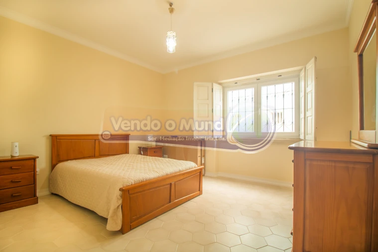 Moradia T7 para Venda em Benavente Foto 18