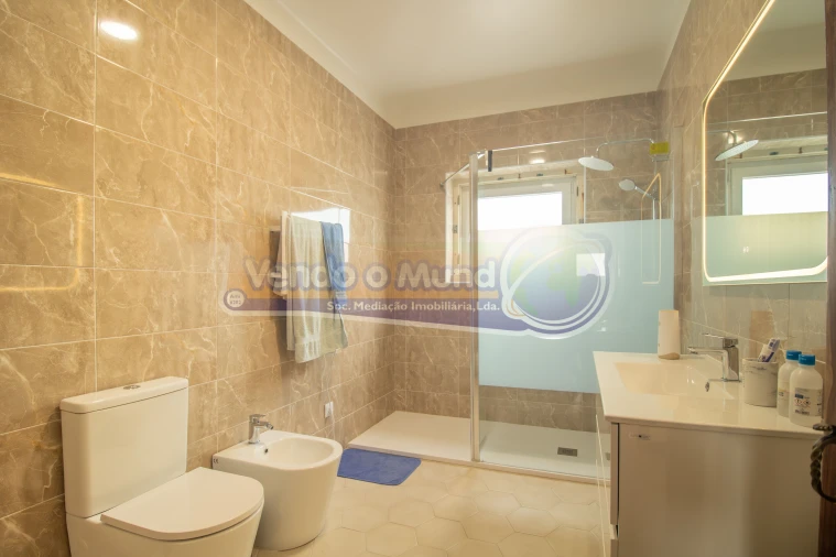 Moradia T7 para Venda em Benavente Foto 16