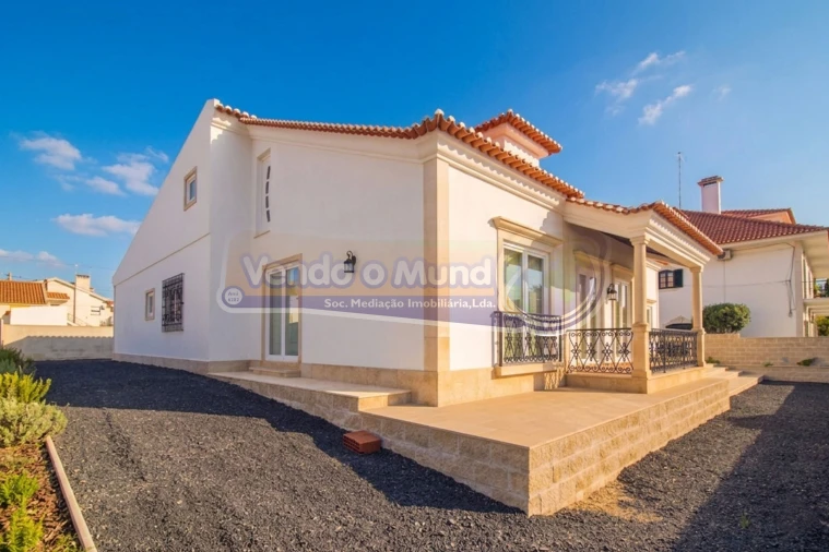 Moradia T7 para Venda em Benavente Foto 2