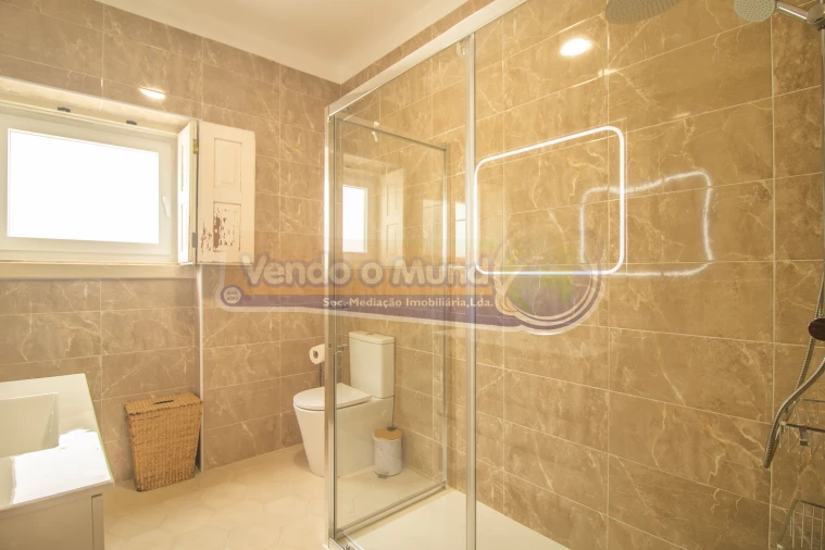 Moradia T7 para Venda em Benavente Foto 8