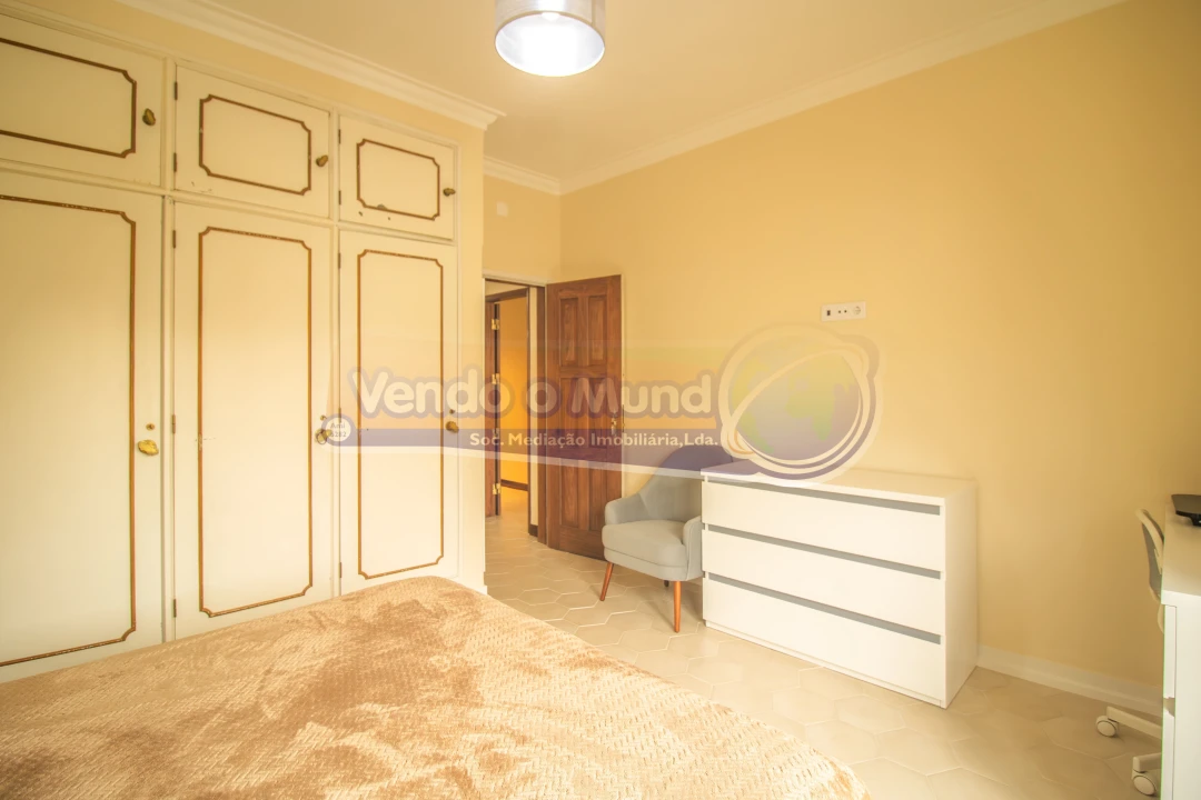 Moradia T7 para Venda em Benavente Foto 7