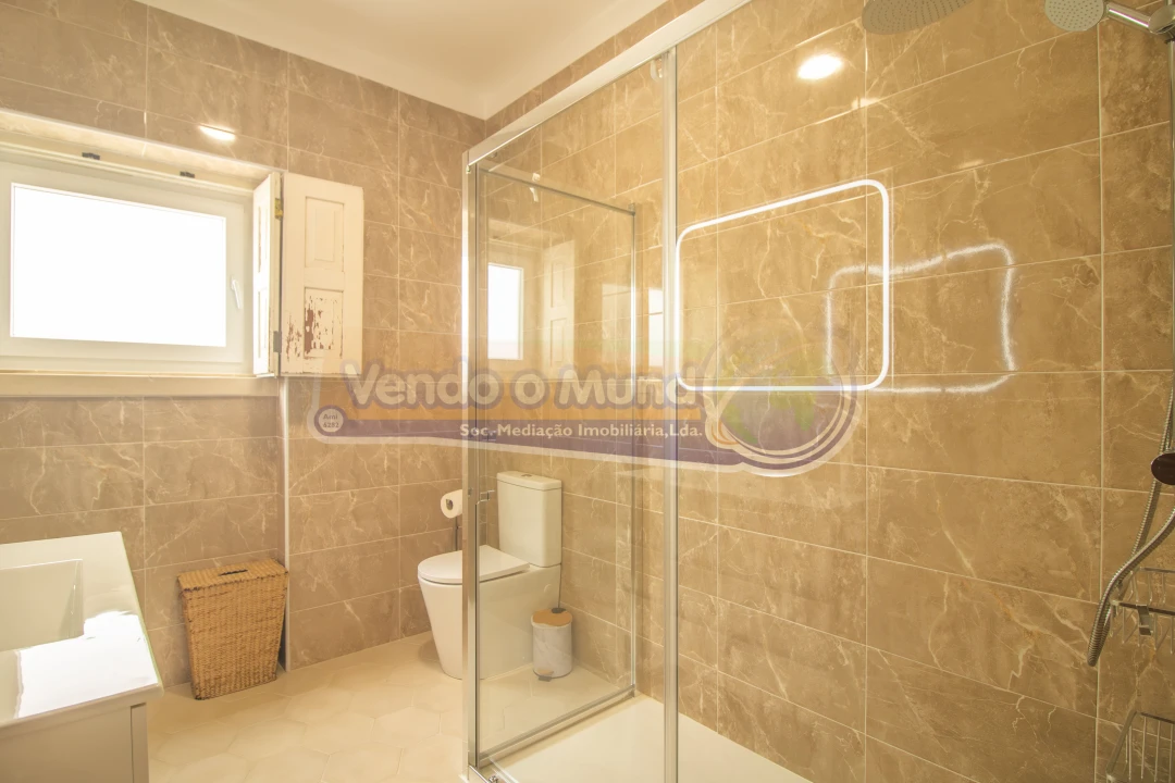 Moradia T7 para Venda em Benavente Foto 8