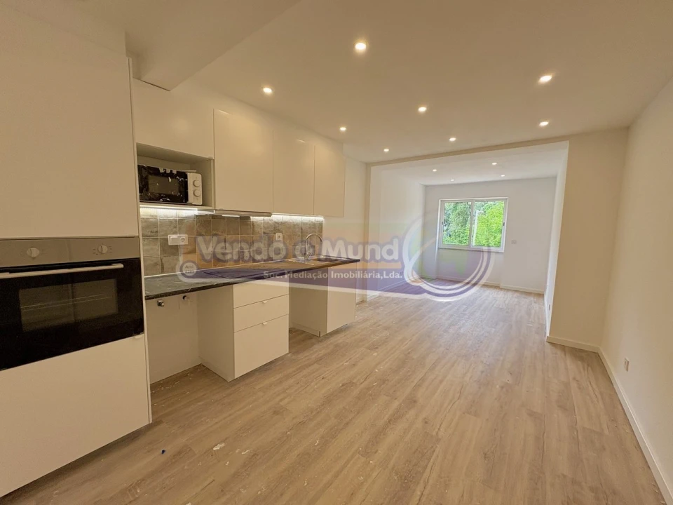 Apartamento T2 para Venda em Algueirão-Mem Martins Foto 5