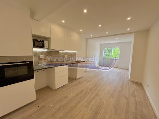 Apartamento T2 para Venda em Algueirão-Mem Martins Foto 5