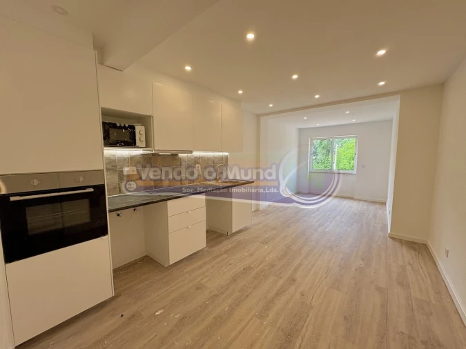 Apartamento T2 para Venda em Algueirão-Mem Martins Foto 4