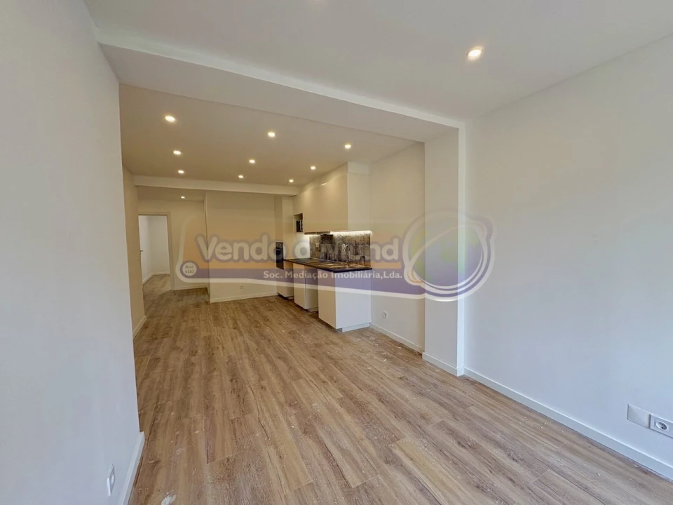 Apartamento T2 para Venda em Algueirão-Mem Martins Foto 9