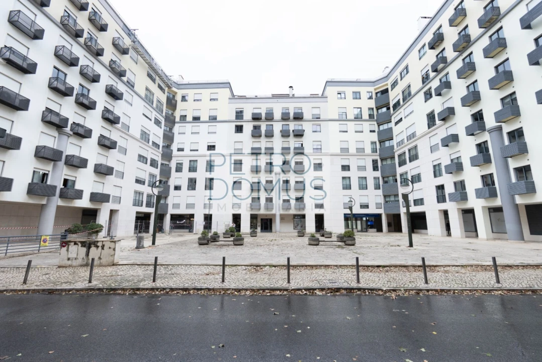 Apartamento T3 para Venda em São Domingos de Benfica Foto 1