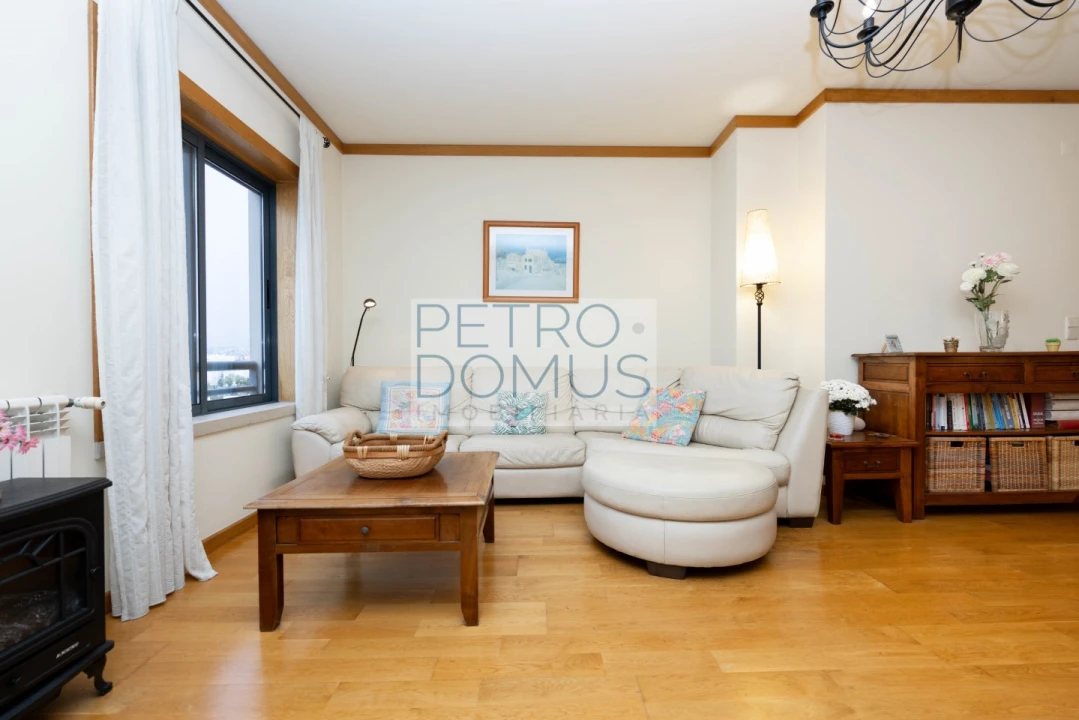 Apartamento T3 para Venda em São Domingos de Benfica Foto 5