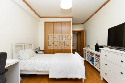 Apartamento T3 para Venda em São Domingos de Benfica