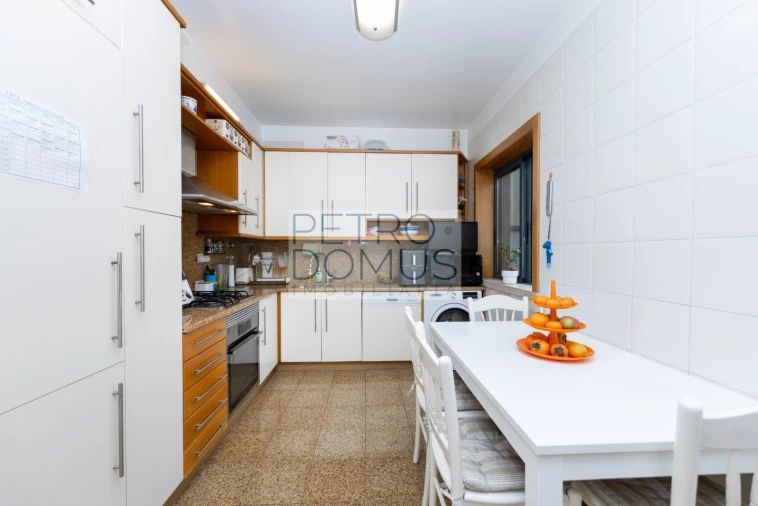 Apartamento T3 para Venda em São Domingos de Benfica Foto 9