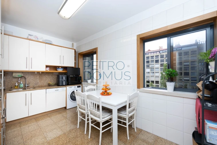 Apartamento T3 para Venda em São Domingos de Benfica Foto 12