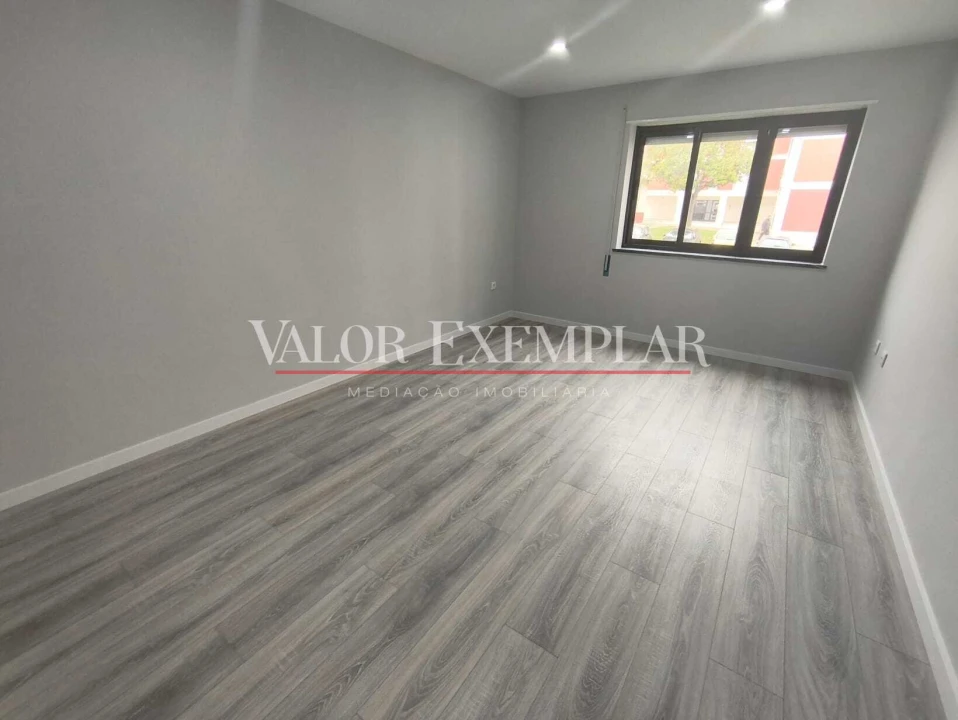 Apartamento T3 para Venda em Moita Foto 8