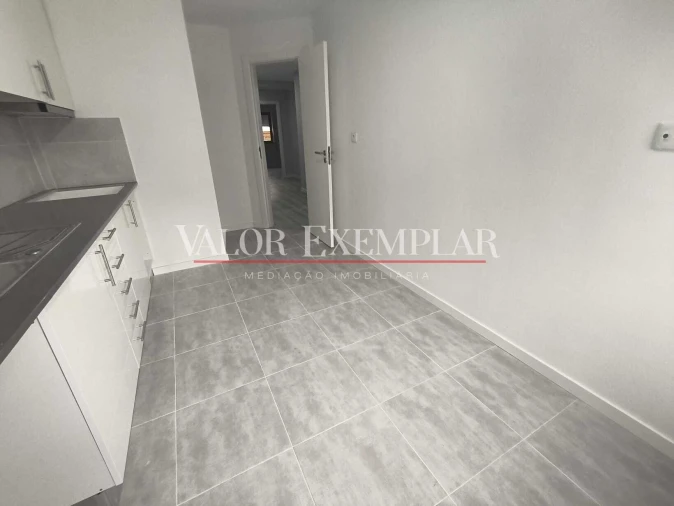 Apartamento T3 para Venda em Moita Foto 5