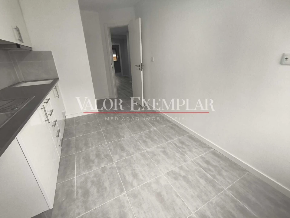 Apartamento T3 para Venda em Moita Foto 5