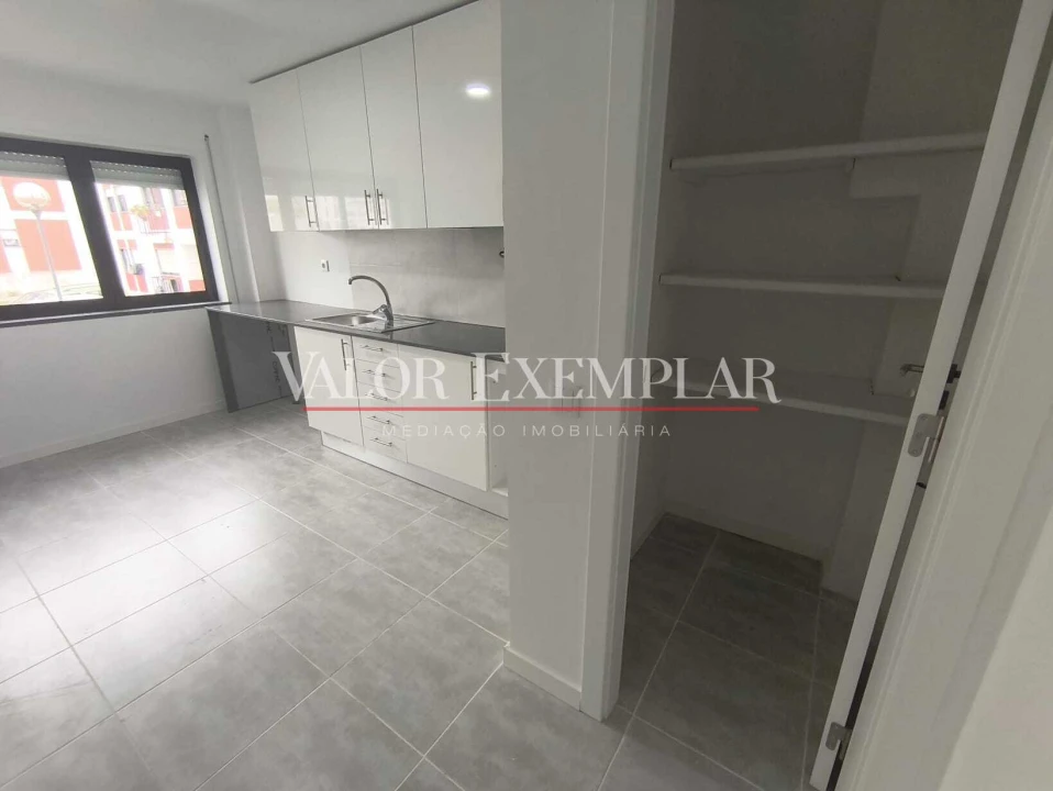 Apartamento T3 para Venda em Moita Foto 4