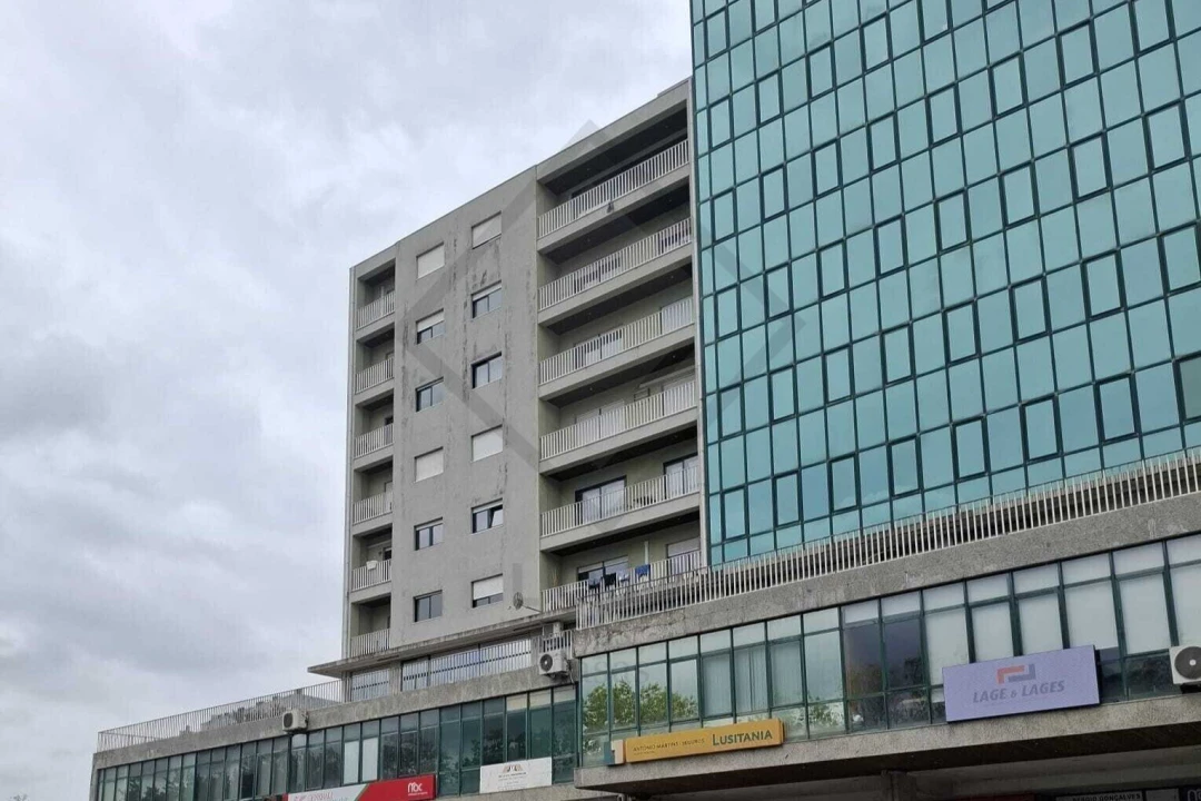 Apartamento T6 para Venda em Amarante (São Gonçalo), Madalena, Cepelos e Gatão Foto 1