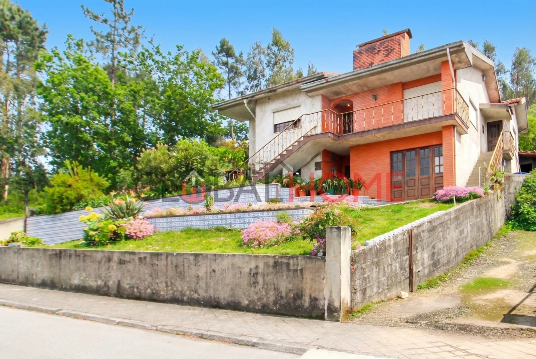 Moradia T4 para Venda em Sandim, Olival, Lever e Crestuma Foto 1