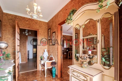 Moradia T4 para Venda em Sandim, Olival, Lever e Crestuma