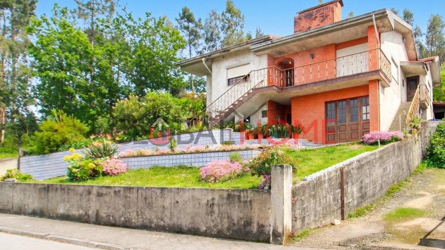 Moradia T4 para Venda em Sandim, Olival, Lever e Crestuma