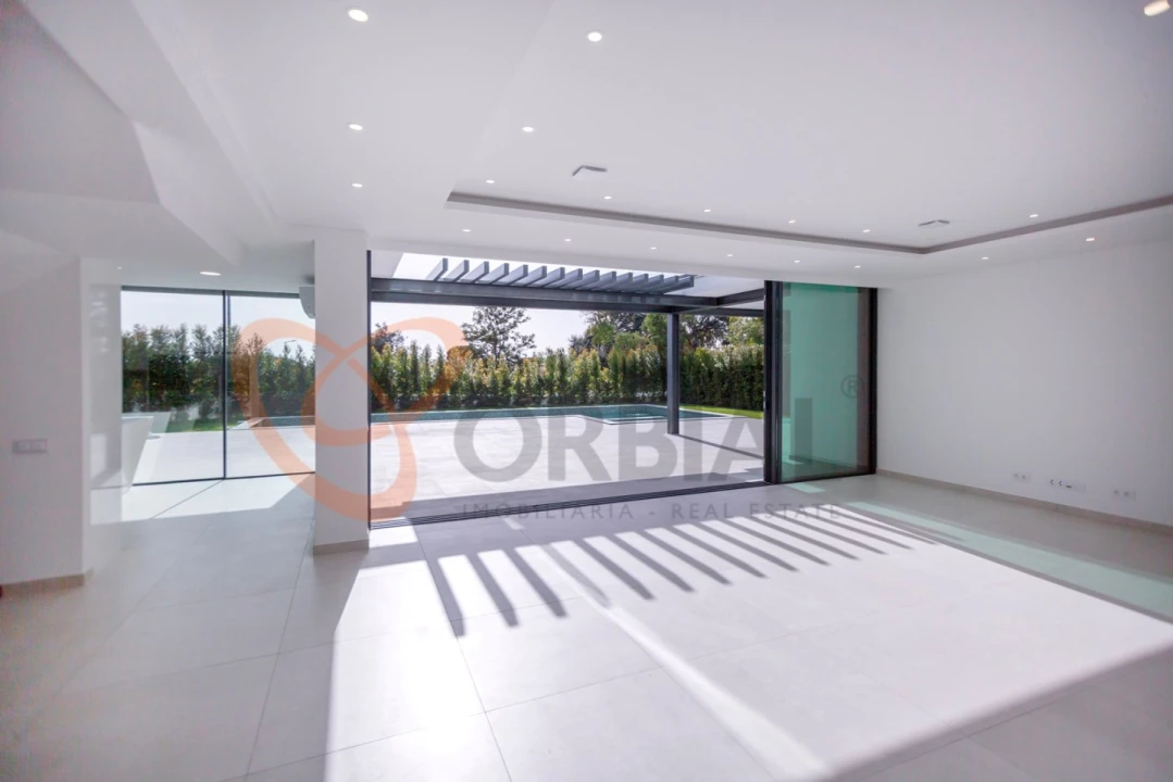 Moradia T4 para Venda em Albufeira e Olhos de Água Foto 10