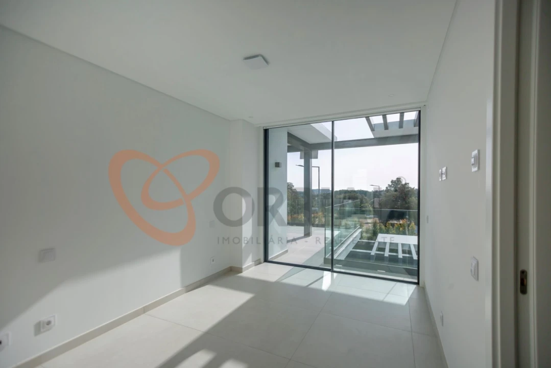 Moradia T4 para Venda em Albufeira e Olhos de Água Foto 37