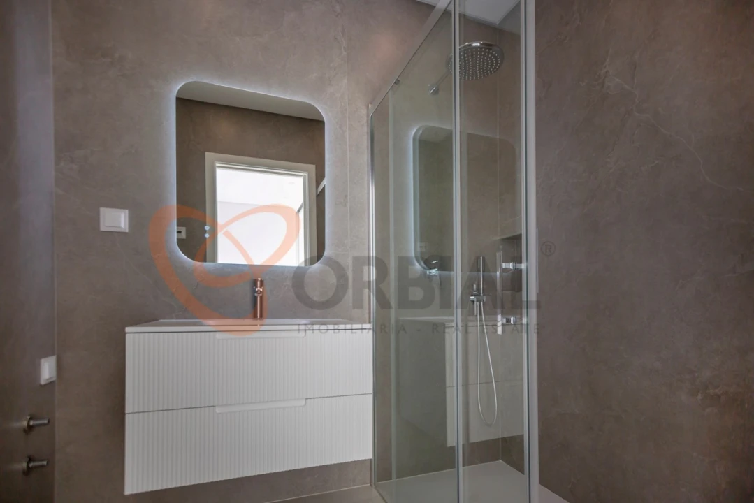 Moradia T4 para Venda em Albufeira e Olhos de Água Foto 38