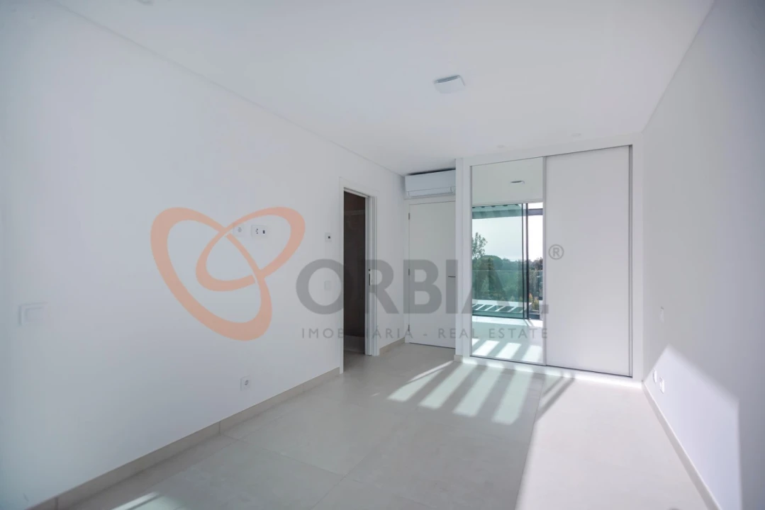 Moradia T4 para Venda em Albufeira e Olhos de Água Foto 39