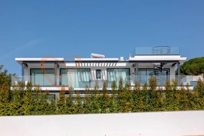 Moradia T4 para Venda em Albufeira e Olhos de Água