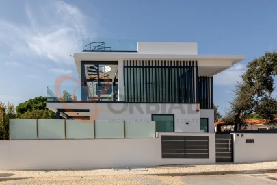 Moradia T4 para Venda em Albufeira e Olhos de Água