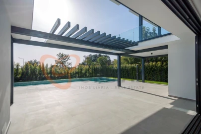 Moradia T4 para Venda em Albufeira e Olhos de Água