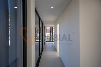 Moradia T4 para Venda em Albufeira e Olhos de Água