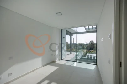 Moradia T4 para Venda em Albufeira e Olhos de Água