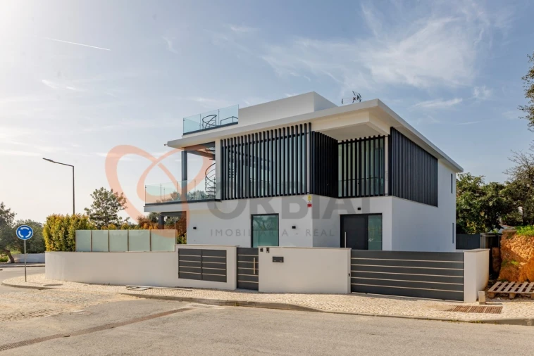 Moradia T4 para Venda em Albufeira e Olhos de Água Foto 7