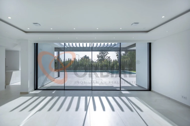 Moradia T4 para Venda em Albufeira e Olhos de Água Foto 4