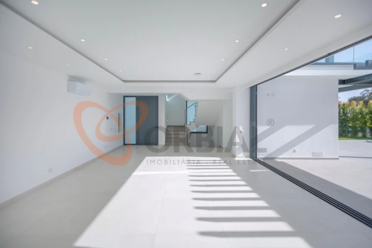 Moradia T4 para Venda em Albufeira e Olhos de Água Foto 18