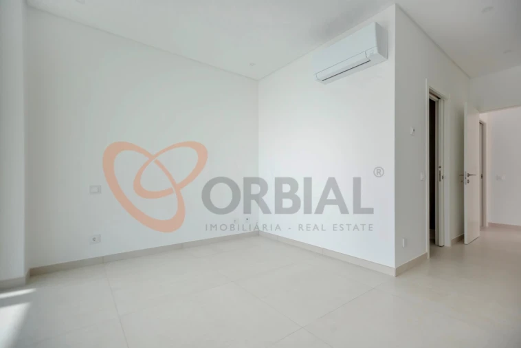 Moradia T4 para Venda em Albufeira e Olhos de Água Foto 20