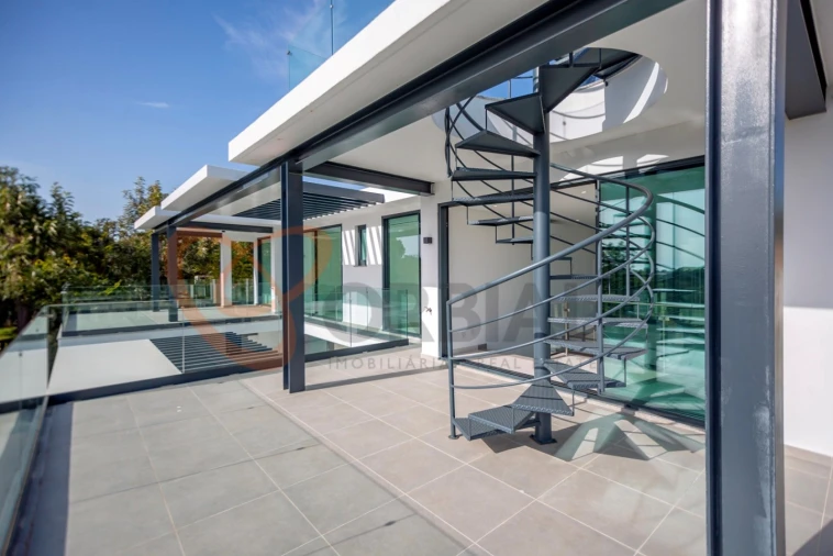 Moradia T4 para Venda em Albufeira e Olhos de Água Foto 28