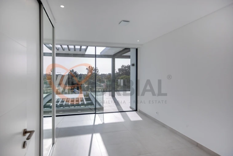 Moradia T4 para Venda em Albufeira e Olhos de Água Foto 41