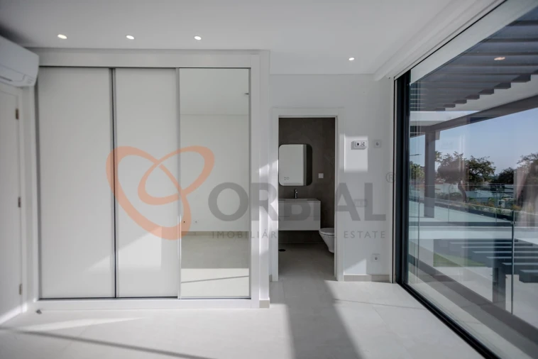 Moradia T4 para Venda em Albufeira e Olhos de Água Foto 43